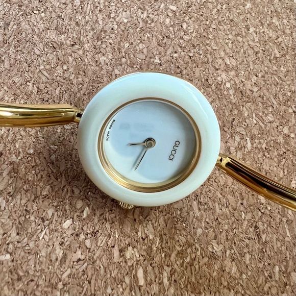Vintage Gucci 1100L Bangle Watch Set – 12 Interchangeable Bezels, Original Box - Picture 9 of 16